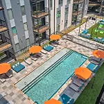 Stunning Nulu 1Br Cozysuites 04